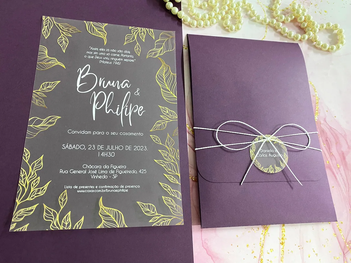 Convite Folhas Douradas Envelope Vinho